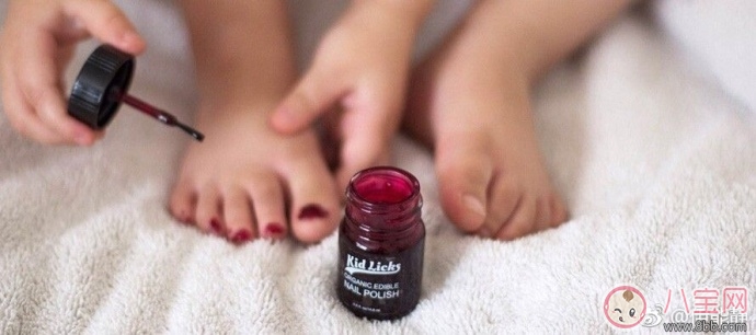 愛美也要健康的來 米粒媽伊能靜推薦指甲油Kid Licks 愛美也要健康的來 米粒媽伊能靜推薦指甲油Kid Licks