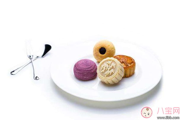 來月經(jīng)可以吃月餅嗎 吃月餅吃多了會怎么樣 來月經(jīng)可以吃月餅嗎 吃月餅吃多了會怎么樣