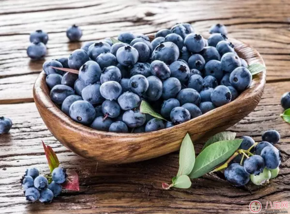 寶寶食用藍(lán)莓好處多 幫助骨骼生長 寶寶食用藍(lán)莓好處多 幫助骨骼生長