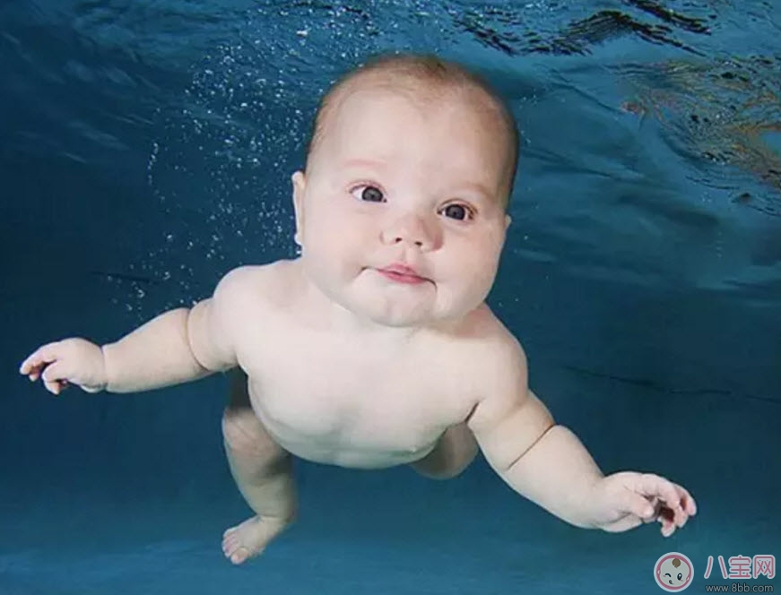 嬰兒游泳需要貼肚臍貼嗎 寶寶游泳防水肚臍貼如何挑選