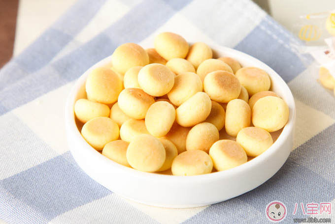 孩子喜歡吃餅干 如何選擇適合孩子吃的餅干 孩子喜歡吃餅干 如何選擇適合孩子吃的餅干