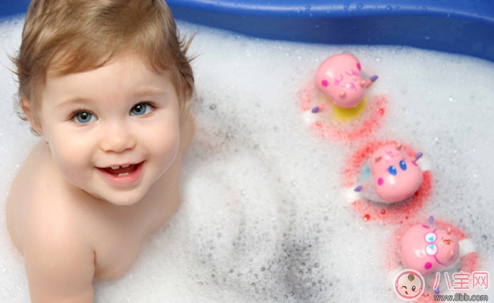 幫寶寶洗澡的工具 給小寶寶洗澡玩具什么好 幫寶寶洗澡的工具 給小寶寶洗澡玩具什么好