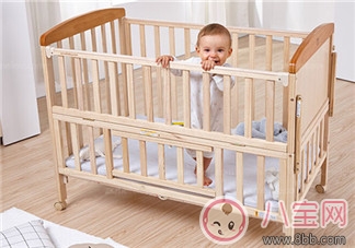 什么樣的嬰兒床好 如何選擇嬰兒床