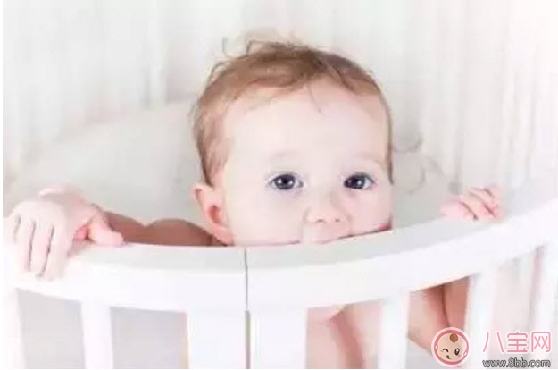 什么樣的嬰兒床好 如何選擇嬰兒床