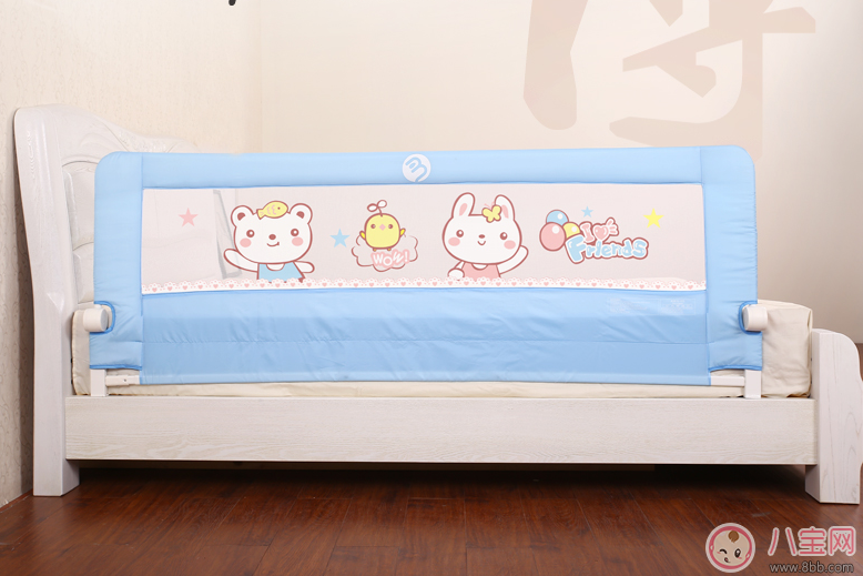 寶寶從床上掉下來(lái)怎么辦 怎么給寶寶準(zhǔn)備一個(gè)安全的床 寶寶從床上掉下來(lái)怎么辦 怎么給寶寶準(zhǔn)備一個(gè)安全的床