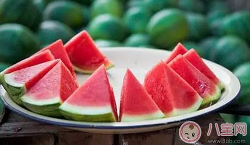 第一次寶寶吃西瓜要注意什么 夏天寶寶多大可以吃西瓜