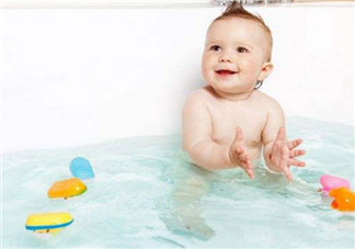 2017夏天寶寶洗澡要用沐浴露嗎 嬰兒用沐浴露洗澡好嗎