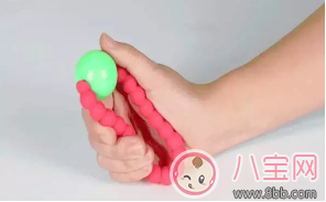 章子怡寶寶同款力推的chewbeads牙膠搖鈴 時尚又安全 章子怡寶寶同款力推的chewbeads牙膠搖鈴 時尚又安全