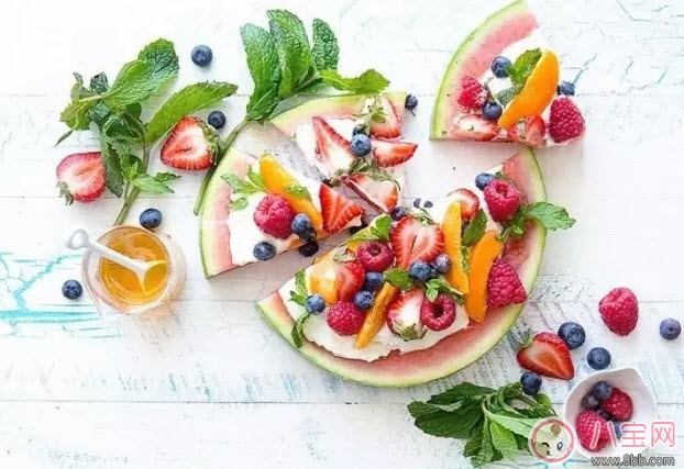 西瓜有哪些吃法西瓜怎么吃 西瓜的花樣吃法大全 西瓜有哪些吃法西瓜怎么吃 西瓜的花樣吃法大全