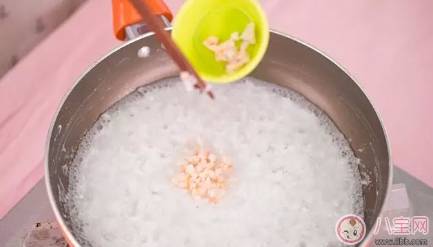 寶寶不愛吃青菜怎么辦 寶寶青菜粥的做法(吃一口愛上青菜) 寶寶不愛吃青菜怎么辦 寶寶青菜粥的做法(吃一口愛上青菜)