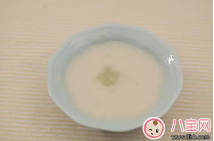 促進(jìn)寶寶消化祛暑降火 冬瓜泥米糊