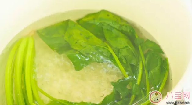 寶寶不喜歡吃白粥 來(lái)份香菇玉米雞茸粥