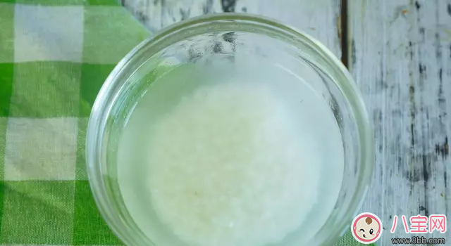 寶寶不喜歡吃白粥 來(lái)份香菇玉米雞茸粥