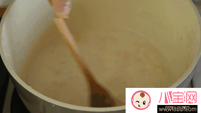 寶寶不喜歡吃白粥 來(lái)份香菇玉米雞茸粥