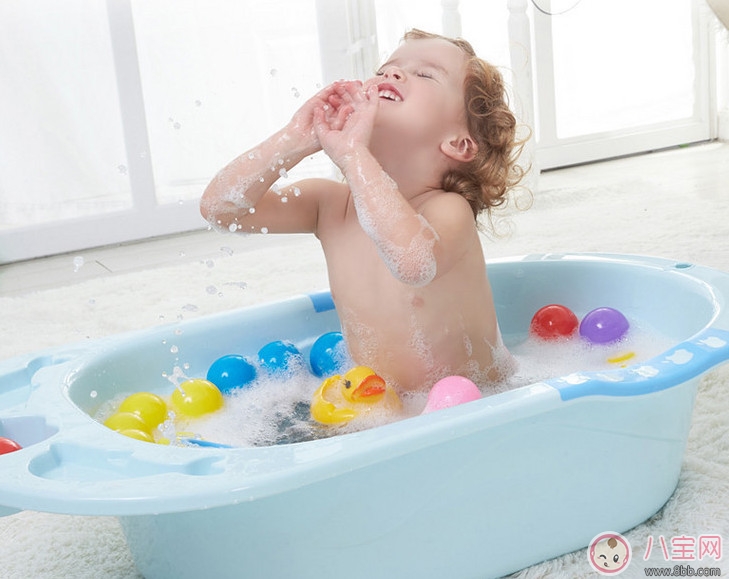 寶寶洗澡盆哪個好 一體成型的澡盆最雞肋 寶寶洗澡盆哪個好 一體成型的澡盆最雞肋