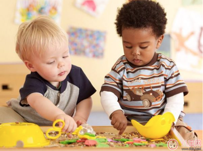 如何訓(xùn)練寶寶嗅覺、味覺發(fā)育 訓(xùn)練有哪些注意事項(xiàng)