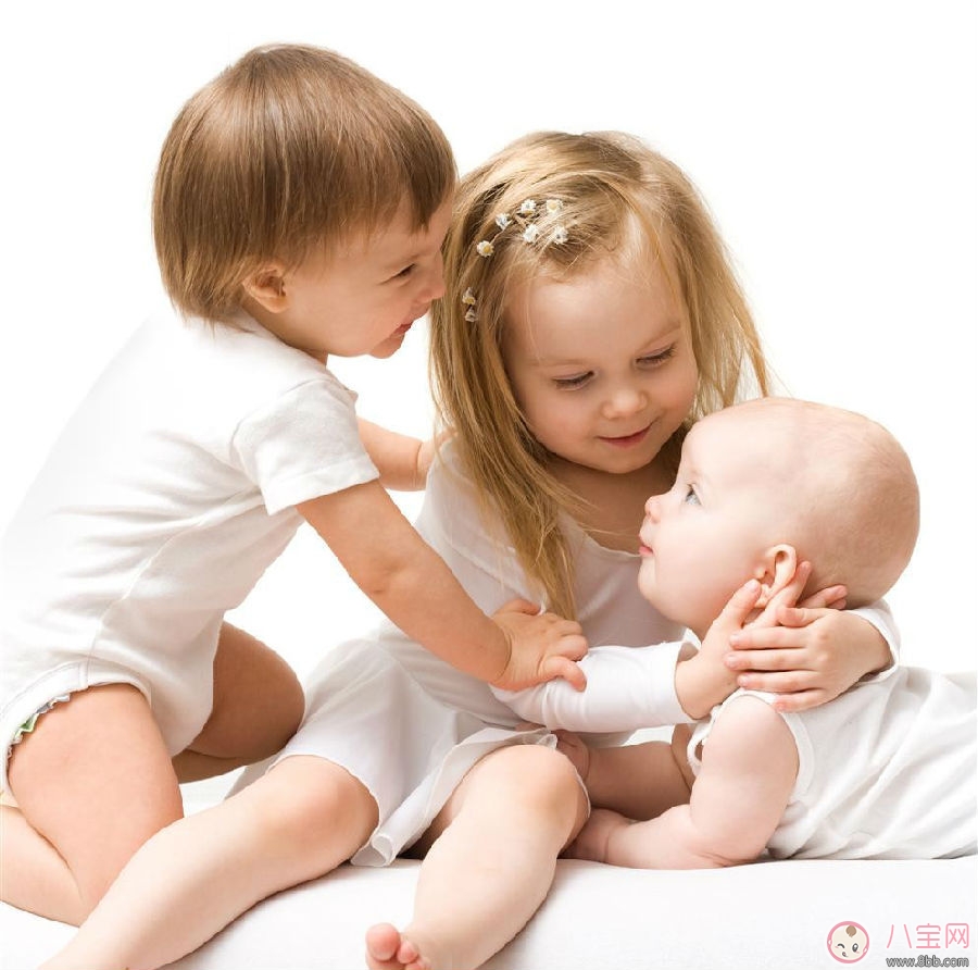 三歲孩子出現(xiàn)煩人行為怎么辦？如何與孩子和平共處