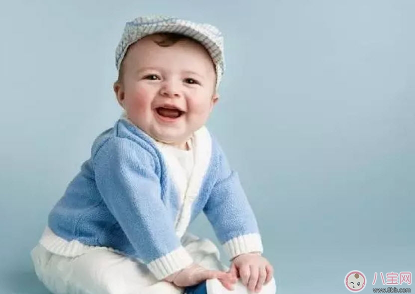 媽媽摟著寶寶睡好嗎 摟著寶寶睡覺有哪些影響 媽媽摟著寶寶睡好嗎 摟著寶寶睡覺有哪些影響