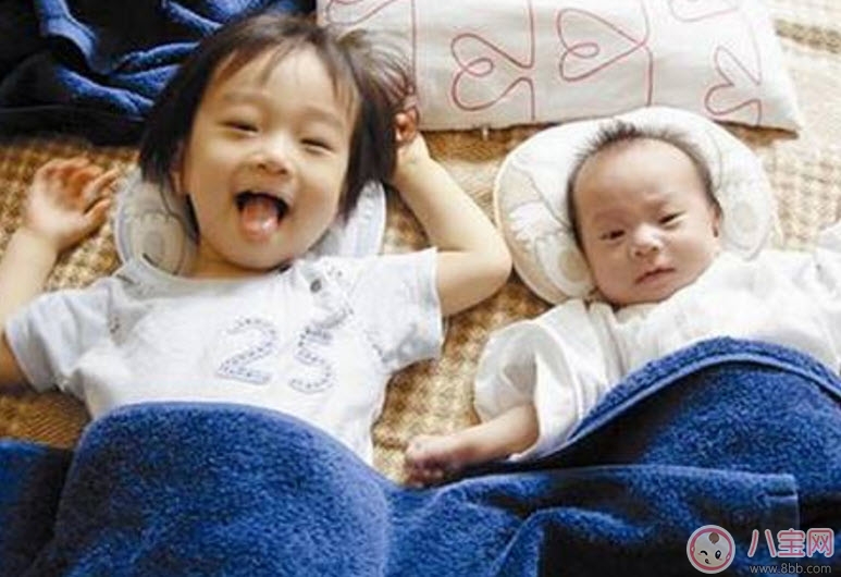 二胎媽媽怎么帶好兩個孩子 二孩媽媽怎么照顧兩個孩子生活學習 二胎媽媽怎么帶好兩個孩子 二孩媽媽怎么照顧兩個孩子生活學習