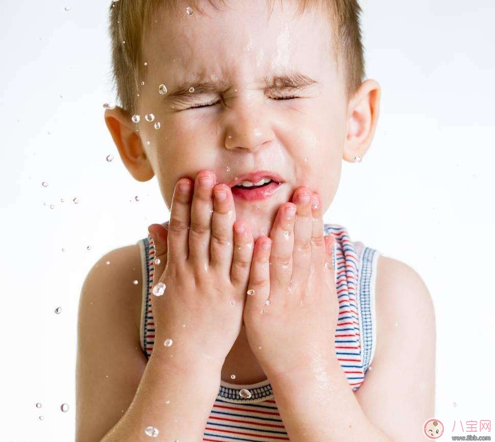 如何預(yù)防寶寶斜視 斜視如何正確糾正