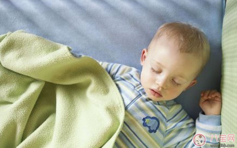寶寶穿太多有什么壞處 寶寶穿太多反而生病是真的嗎 寶寶穿太多有什么壞處 寶寶穿太多反而生病是真的嗎