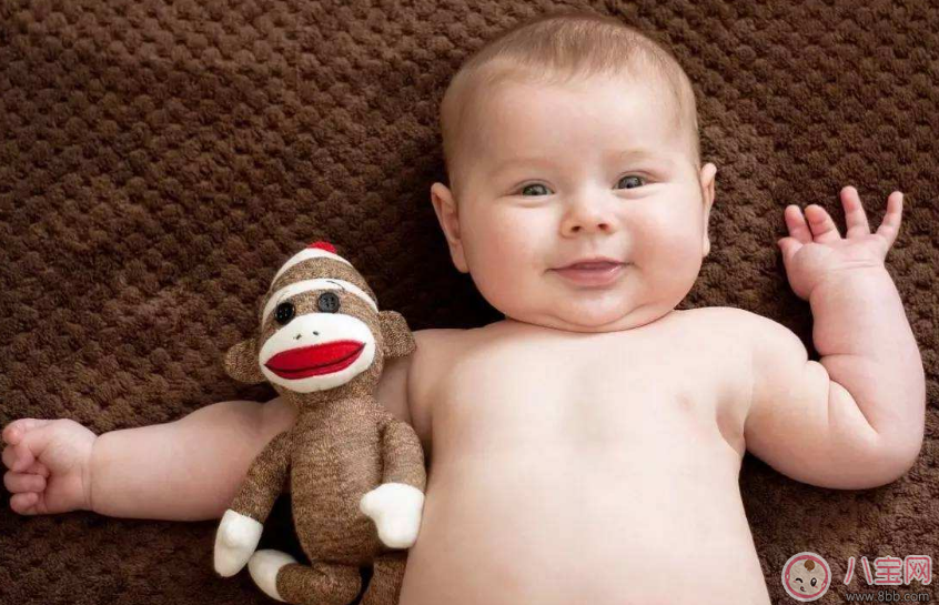 孩子是個(gè)夜貓子喜歡晚睡覺 怎么給孩子糾正睡覺遲的習(xí)慣