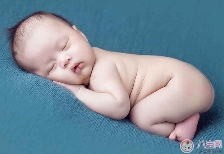 新生兒護理的四個大問題 新手媽媽必看新生兒護理秘籍