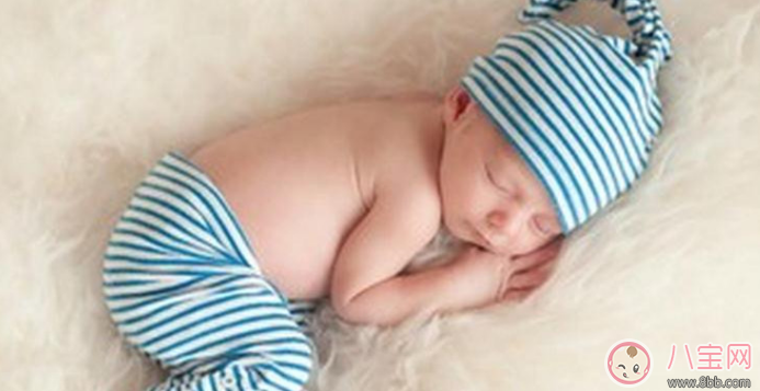 新生兒頭部護(hù)理方法 新生兒頭部護(hù)理三個(gè)技巧