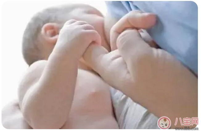 母乳喂養(yǎng)很艱難 別不小心走到坑里面去了 母乳喂養(yǎng)很艱難 別不小心走到坑里面去了