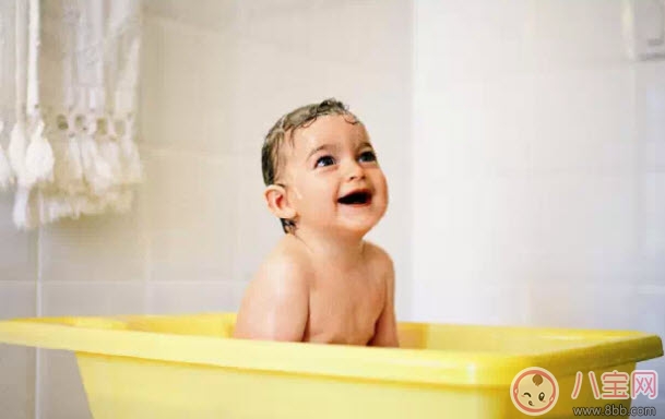 寶寶洗澡后多久可以吃奶 寶寶喝奶最佳間隔時間是多久 寶寶洗澡后多久可以吃奶 寶寶喝奶最佳間隔時間是多久