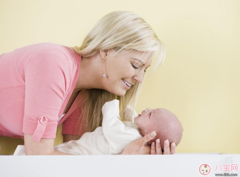 喂奶漲奶有硬塊難受不已 試試這個(gè)方法吧 喂奶漲奶有硬塊難受不已 試試這個(gè)方法吧