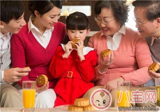 中秋節(jié)寶寶吃月餅有講究 寶寶吃月餅注意事項 中秋節(jié)寶寶吃月餅有講究 寶寶吃月餅注意事項