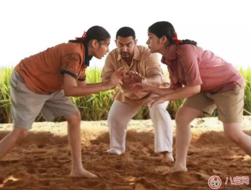 寶寶摔下來心疼的想哭 孩子摔了之后別急著進(jìn)入誤區(qū) 寶寶摔下來心疼的想哭 孩子摔了之后別急著進(jìn)入誤區(qū)