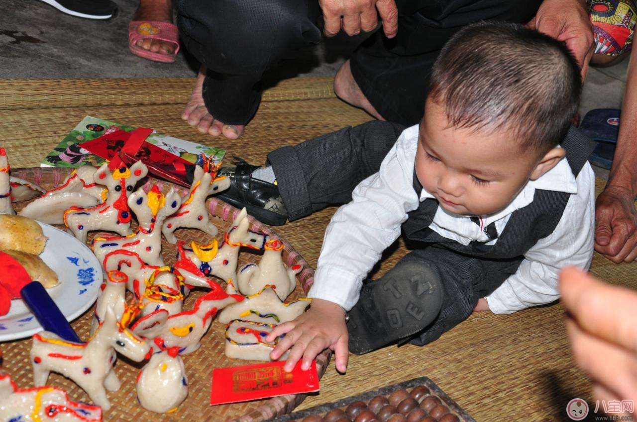 寶寶周歲抓周用品 流程以及注意事項 寶寶周歲抓周用品 流程以及注意事項