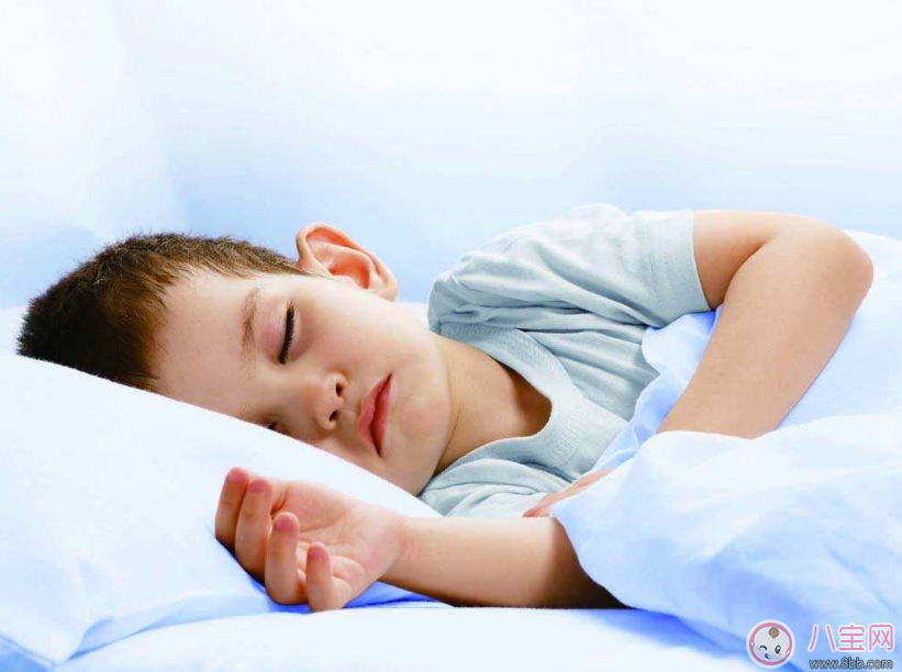 黃曉明寶寶小海綿愛(ài)霸占被子 孩子愛(ài)占被子踢被子處理方法
