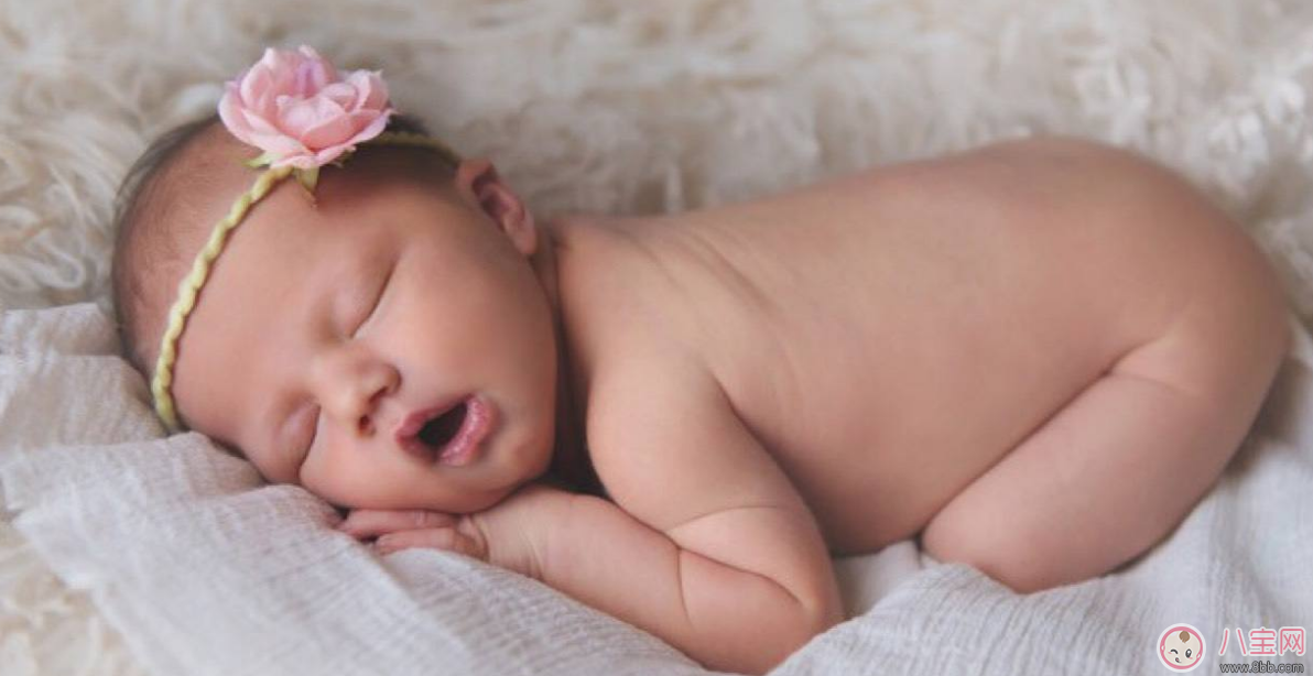 孩子不動(dòng)也出汗 寶寶出汗多究竟是為什么