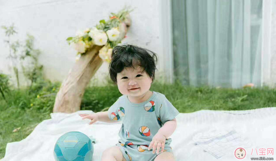 孩子不動(dòng)也出汗 寶寶出汗多究竟是為什么