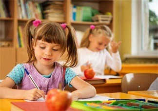 孩子做作業(yè)時(shí)少操心 這么做孩子的效率會(huì)更高