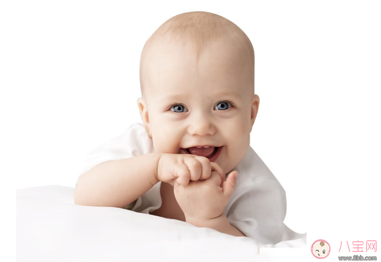 孩子喜歡吃手手 何時干預(yù)比較好 孩子喜歡吃手手 何時干預(yù)比較好