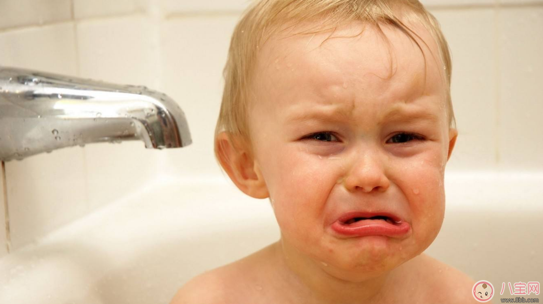 孩子怕鬼怕黑不敢睡覺 孩子怕的鬼究竟是什么 孩子怕鬼怕黑不敢睡覺 孩子怕的鬼究竟是什么