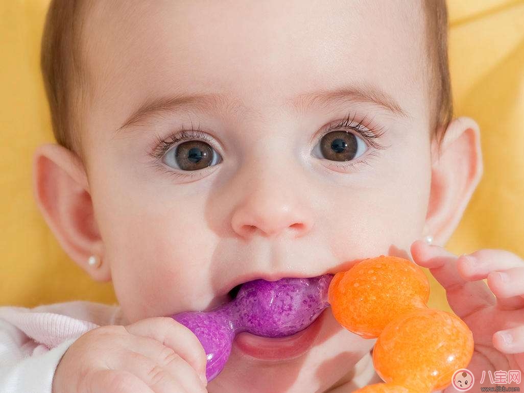 寶寶換牙期出現(xiàn)的狀況 寶寶換牙期注意事項(xiàng) 寶寶換牙期出現(xiàn)的狀況 寶寶換牙期注意事項(xiàng)