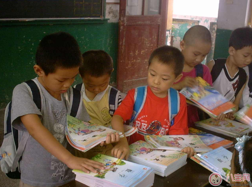 孩子不能自理問(wèn)題大 別處處包辦才能讓他成長(zhǎng)