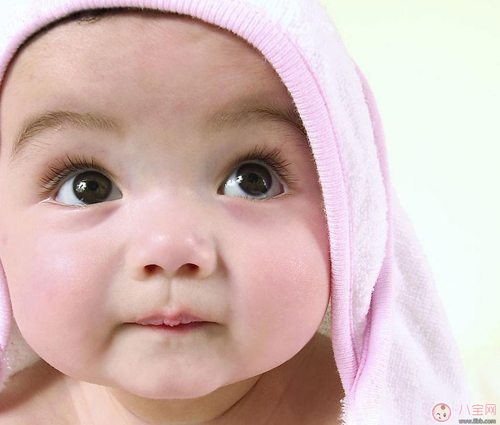 寶寶流口水學(xué)問(wèn)多 爸媽須知要了解