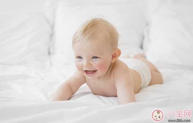 寶寶走路走的早說(shuō)明寶寶聰明嗎 寶寶走路的正確標(biāo)準(zhǔn)時(shí)間是什么時(shí)候