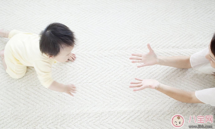 寶寶走路走的早說(shuō)明寶寶聰明嗎 寶寶走路的正確標(biāo)準(zhǔn)時(shí)間是什么時(shí)候