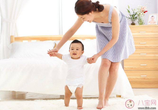 寶寶走路走的早說(shuō)明寶寶聰明嗎 寶寶走路的正確標(biāo)準(zhǔn)時(shí)間是什么時(shí)候