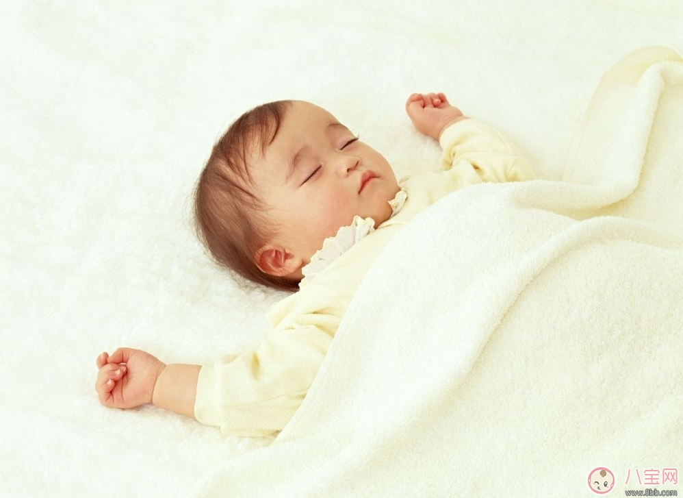 嬰兒不長(zhǎng)頭發(fā)以及掉發(fā)的原因 你的想法錯(cuò)誤嗎 嬰兒不長(zhǎng)頭發(fā)以及掉發(fā)的原因 你的想法錯(cuò)誤嗎