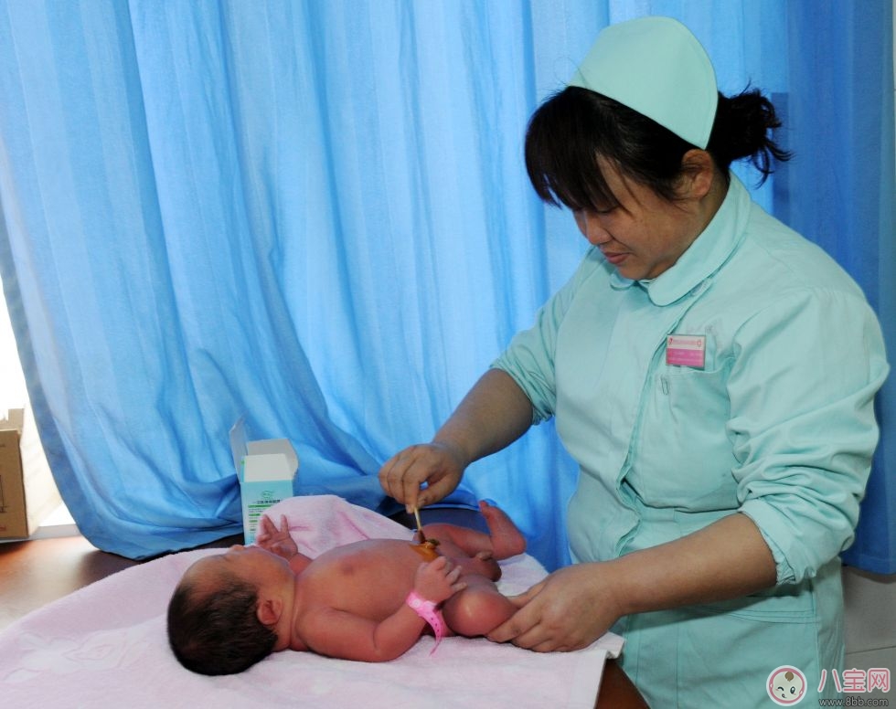 新生兒臍帶如何護理 有哪些注意事項 新生兒臍帶如何護理 有哪些注意事項