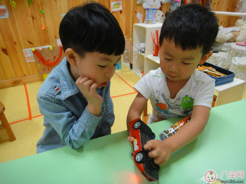 這樣做會(huì)讓分享變得更加自然 正確教會(huì)孩子如何分享