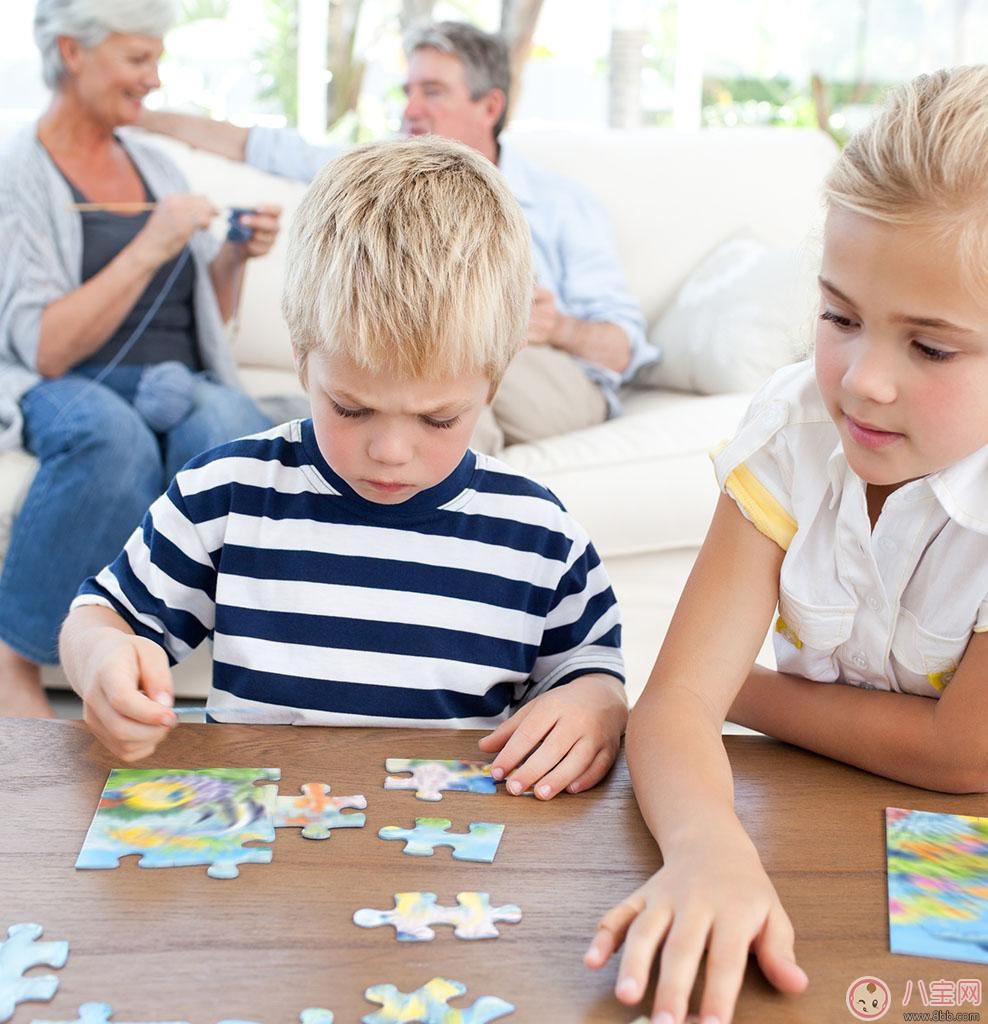 孩子磨牙，是因?yàn)槿扁}嗎？